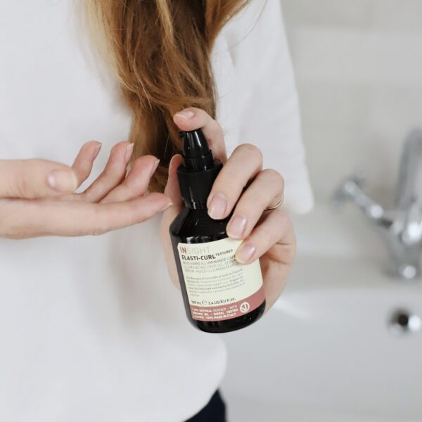 Nabłyszczające serum olejowe do włosów kręconych INSIGHT 100 ml