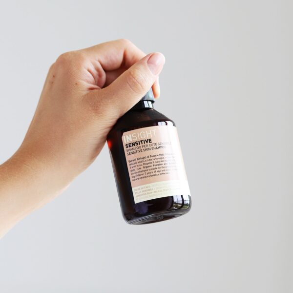 Szampon do wrażliwej skóry głowy Sensitive 100ml INSIGHT
