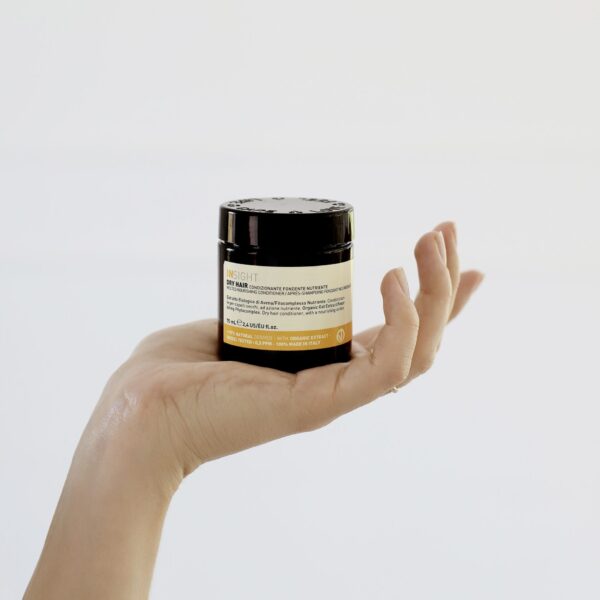 Skoncentrowana odżywka o stałej konsystencji do codziennej pielęgnacji włosów INSIGHT Dry Hair 70ml