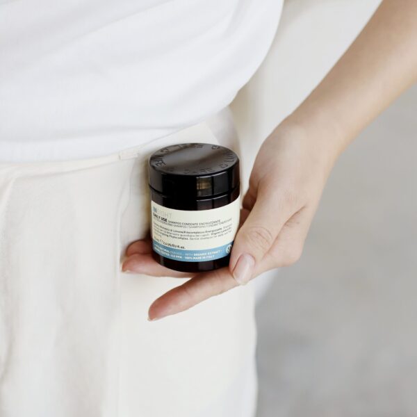 Skoncentrowany szampon o stałej konsystencji do codziennej pielęgnacji włosów INSIGHT Daily Use 70 ml