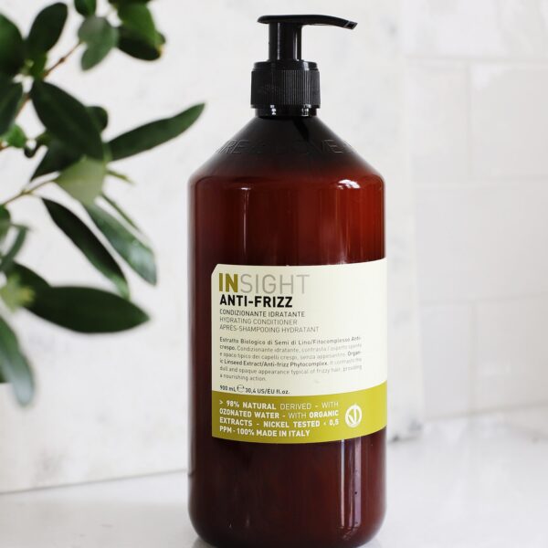 Odżywka zapobiegająca puszeniu się włosów Anti-frizz 900ml INSIGHT