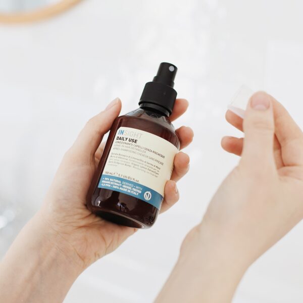 Odżywka bez spłukiwania do każdego rodzaju włosów INSIGHT Daily Use 150ml