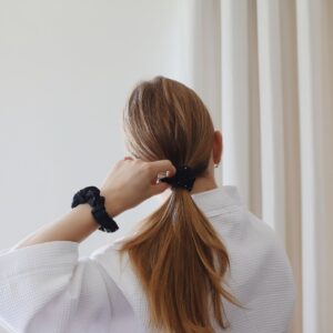 Scrunchie do włosów z materiału bambusowo-algowego kosmos liqen