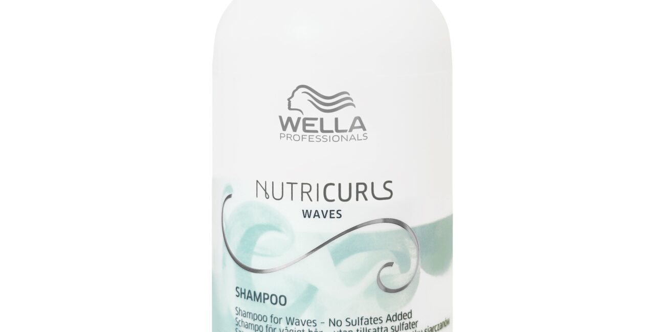 Wella Nutricurls Waves Shampoo - szampon do włosów falowanych z olejkiem jojoba, 250ml