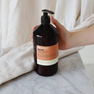 Szampon rewitalizujący do włosów farbowanych, INSIGHT Native 900ml