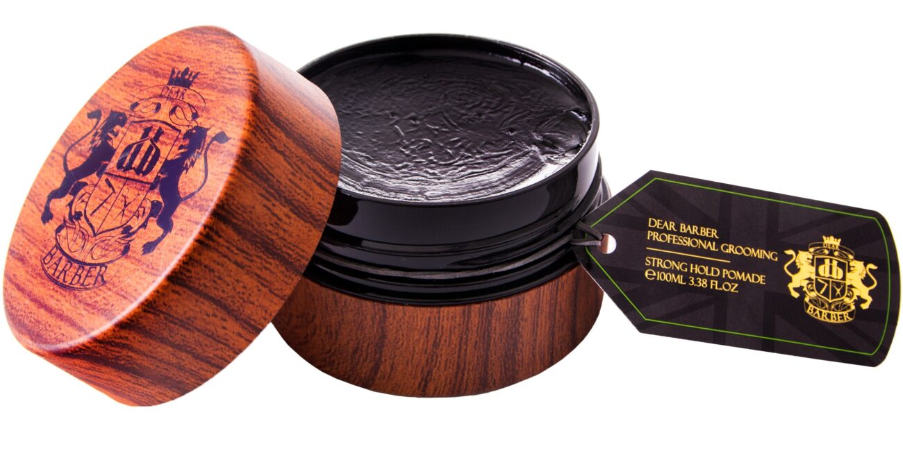 Dear Barber Strong Hold Pomade mocna pasta do stylizacji z naturalnym wykończeniem 100ml