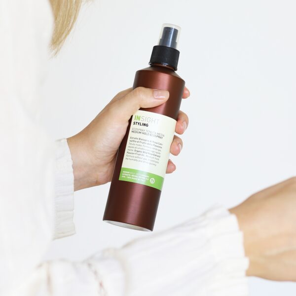 Lakier bez gazu o średnim utrwaleniu 250ml INSIGHT