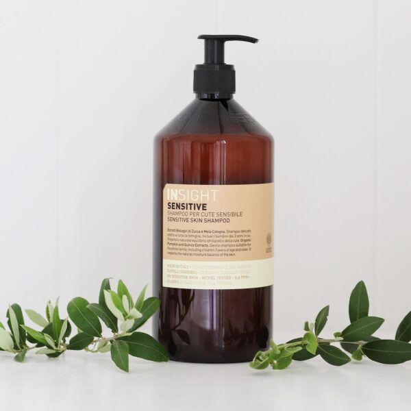Szampon do wrażliwej skóry głowy Sensitive 900ml INSIGHT
