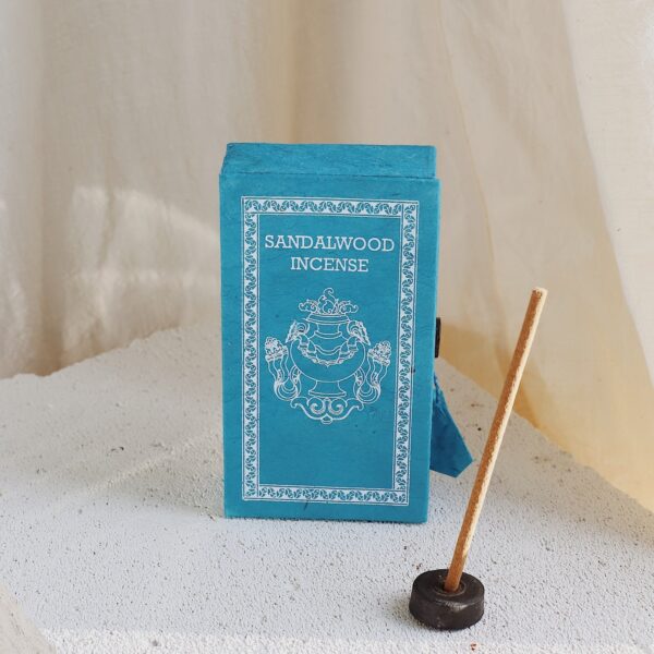 Kadzidła naturalne patyczkowe – zapach drzewo sandałowe 44szt. z podstawką Stupa Incense