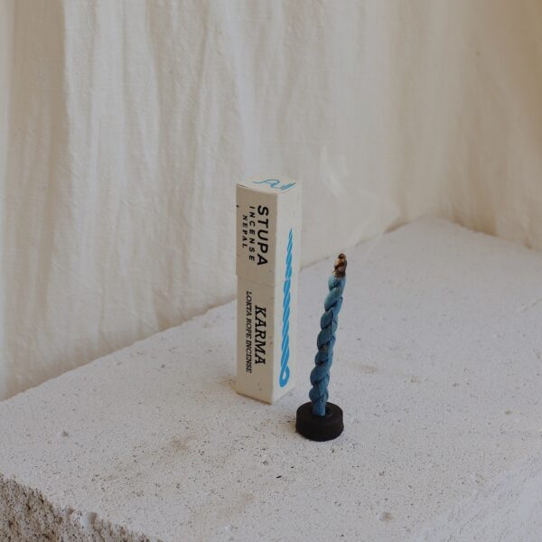 Kadzidła naturalne sznurkowe Karma zapach Saang - 8szt. z podstawką Stupa Incense