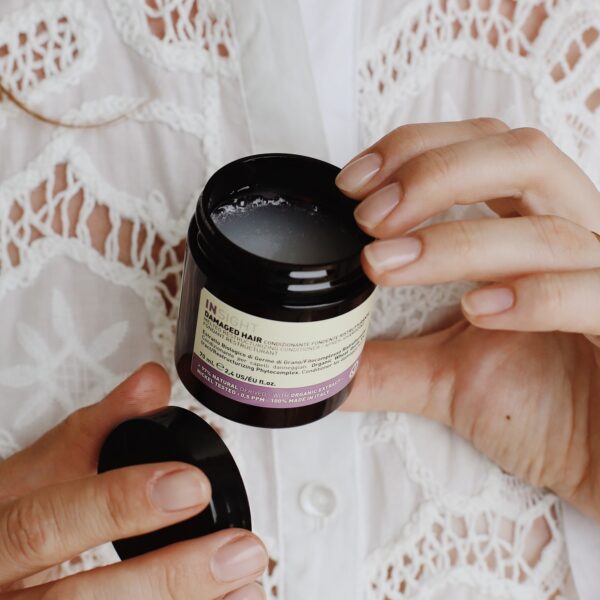 Skoncentrowana odżywka o stałej konsystencji do włosów zniszczonych INSIGHT Damaged Hair 70 ml