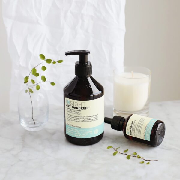 Zestaw kosmetyków do skóry głowy z łupieżem INSIGHT
