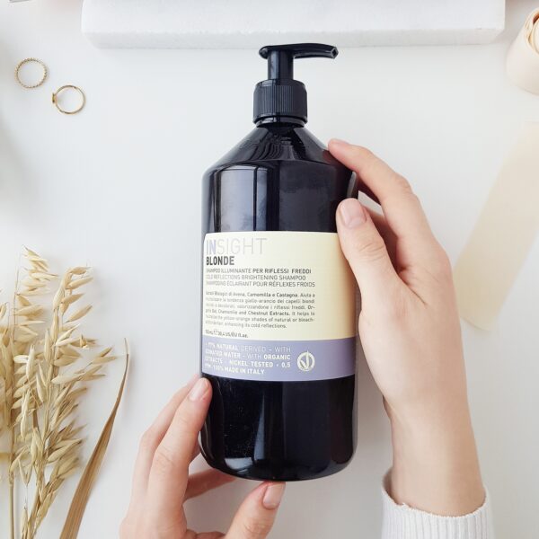 Szampon do włosów blond z pigmentem - BLONDE SHAMPOO 900 ml INSIGHT