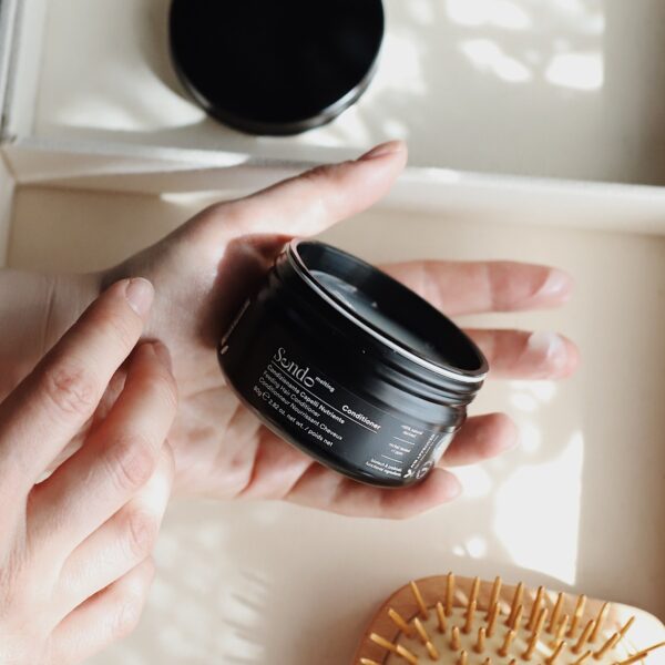 Odżywcza odżywka do włosów o woskowej konsystencji 80g Sendo