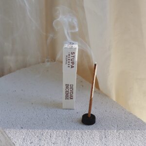 Kadzidła naturalne patyczkowe Devdar zapach Drzewo cedrowe - 15szt. z podstawką Stupa Incense