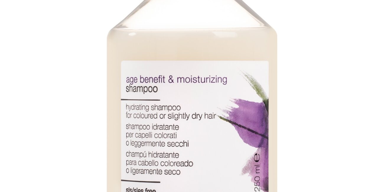 Simply Zen Age Benefit & Moisturizing Shampoo - szampon do włosów farbowanych, 250ml