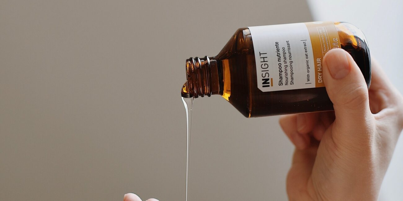 INSIGHT DRY HAIR SHAMPOO - Odżywczy szampon do włosów suchych 100ml