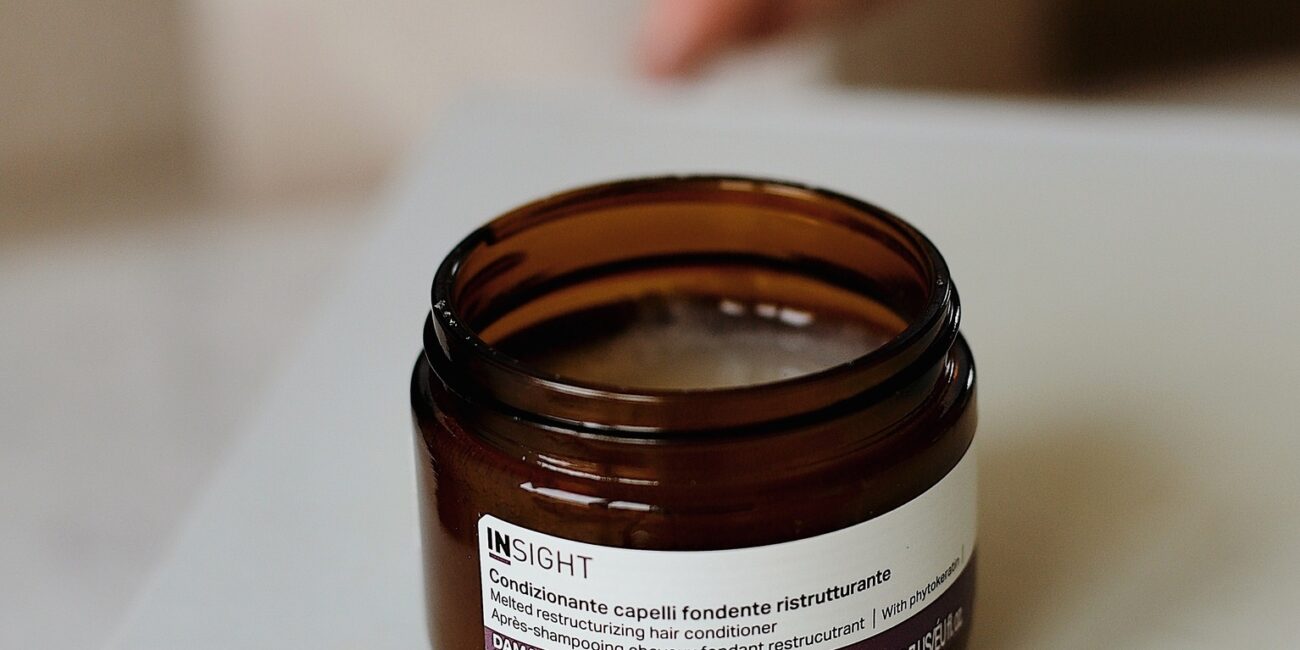 INSIGHT DAMAGED HAIR Skoncentrowana odżywka o stałej konsystencji do włosów zniszczonych 80ml