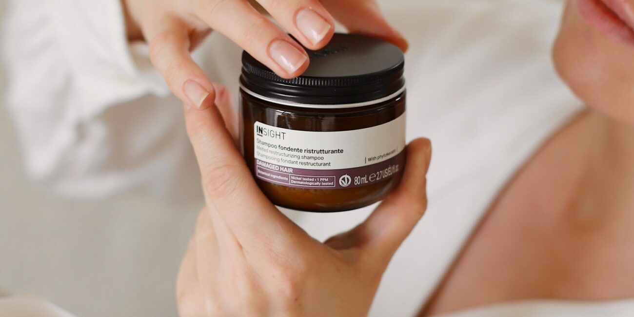 INSIGHT DAMAGED HAIR Skoncentrowany szampon o stałej konsystencji do włosów zniszczonych 80ml