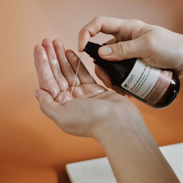 INSIGHT ELASTI-CURL ILLUMINATING HAIR OIL-SERUM - Nabłyszczające serum olejowe do włosów kręconych 100 ML