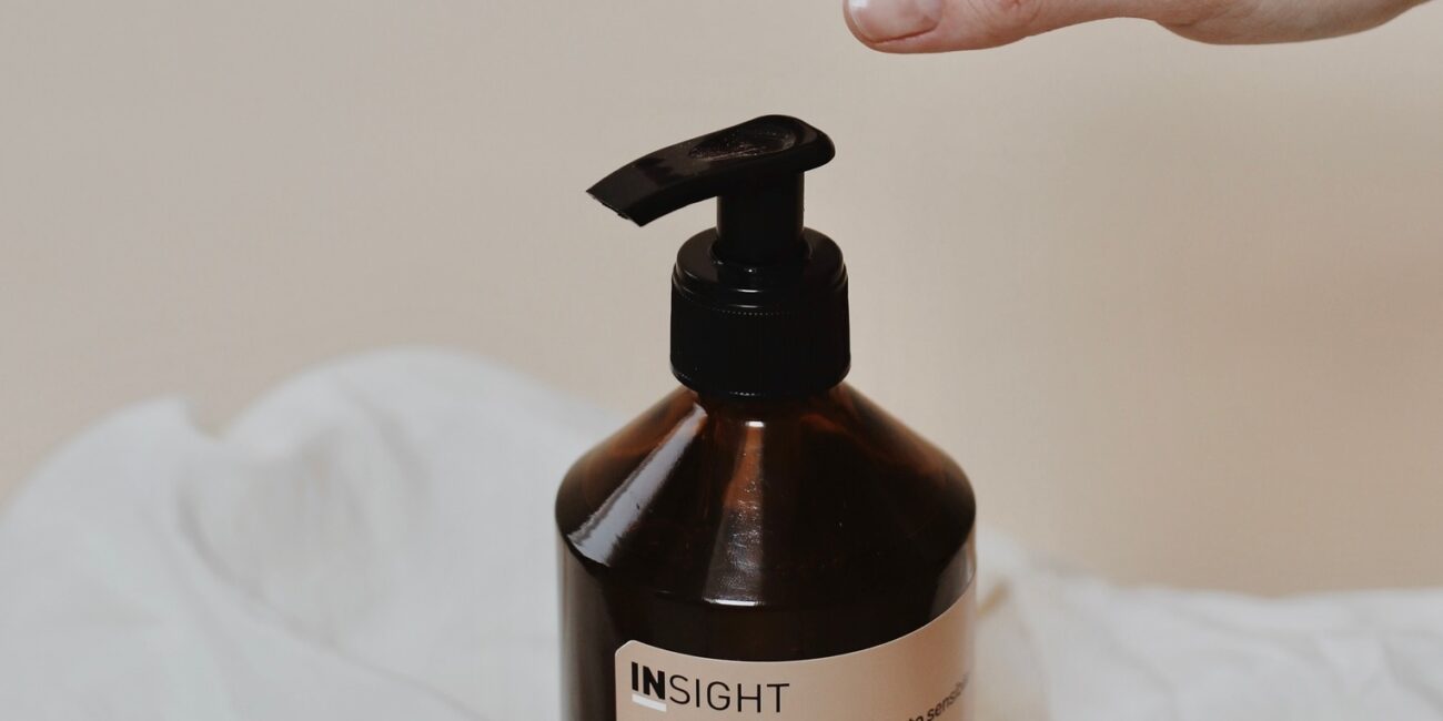 INSIGHT SENSITIVE SHAMPOO - Szampon do wrażliwej skóry głowy 350ml
