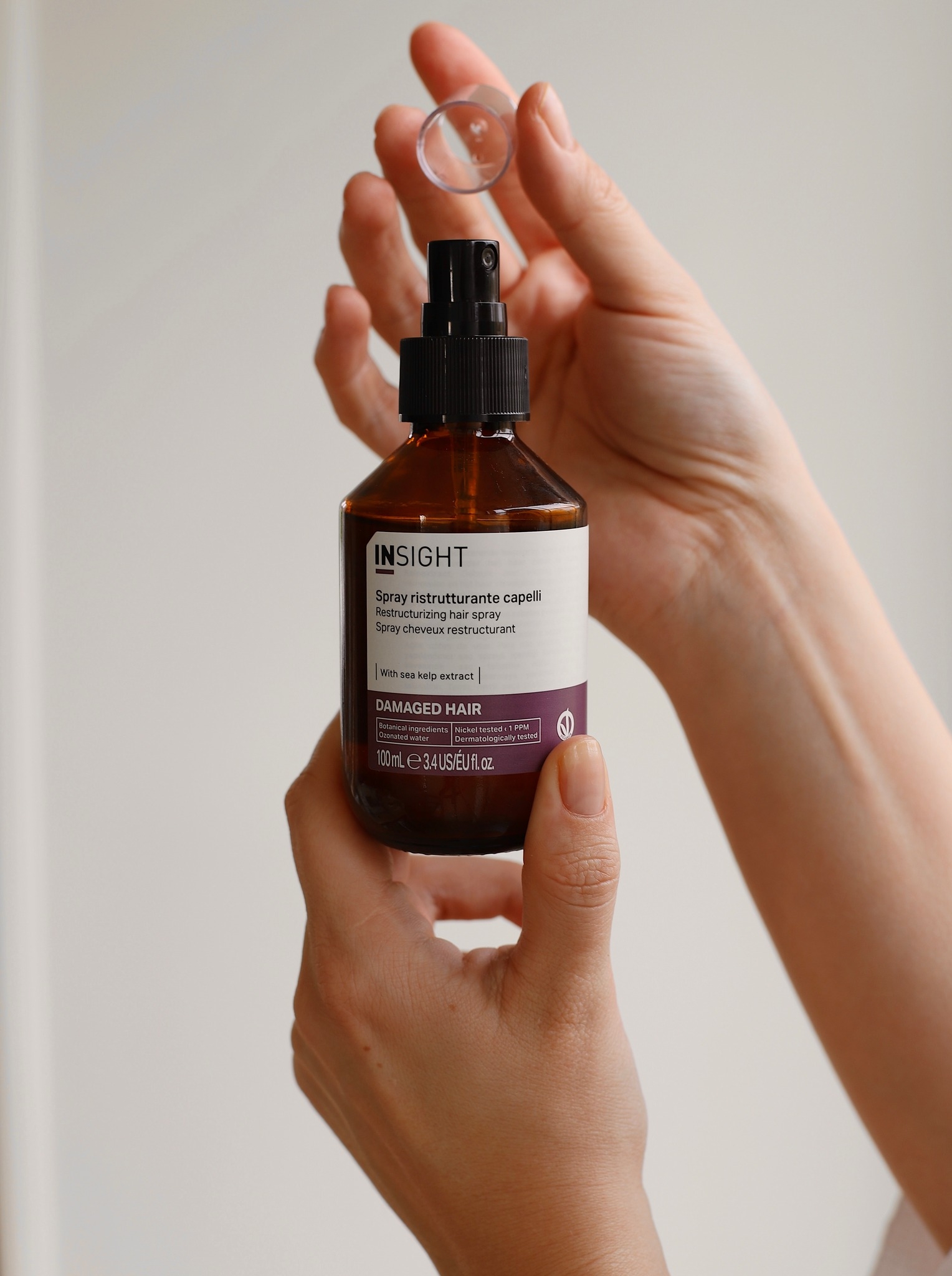 INSIGHT DAMAGED HAIR SPRAY - Spray odbudowujący włosy 100 ml