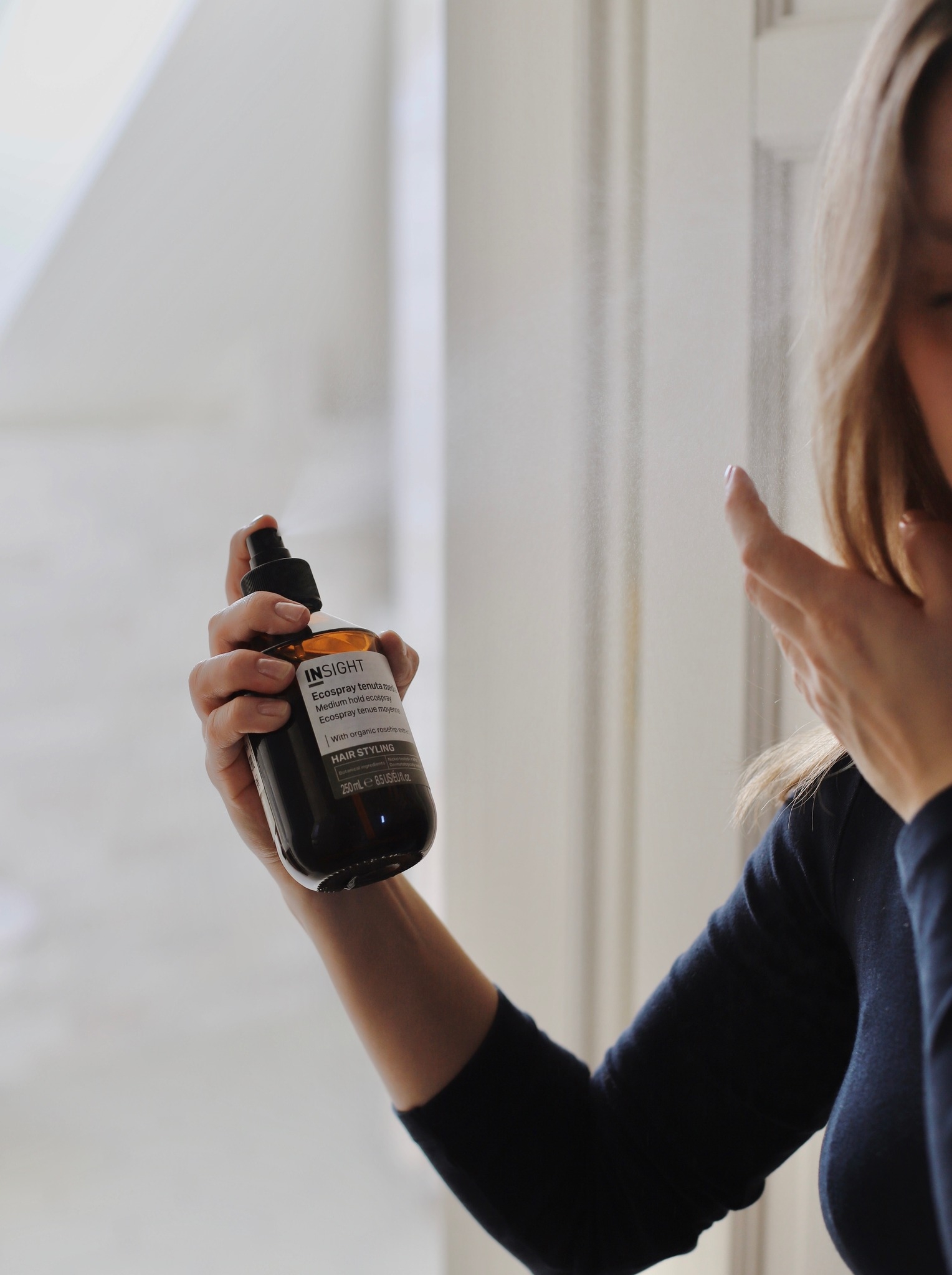 INSIGHT STYLING MEDIUM HOLD ECOSPRAY - Lakier bez gazu o średnim utrwaleniu 250ml