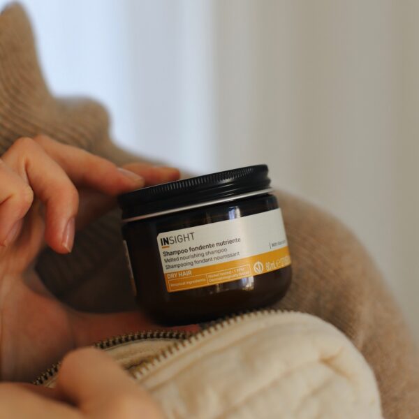 INSIGHT DRY HAIR Skoncentrowany szampon o stałej konsystencji do suchych włosów 80 ml