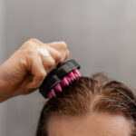 Minoxidil 5% – preparat do skóry głowy przeciw wypadaniu włosów.