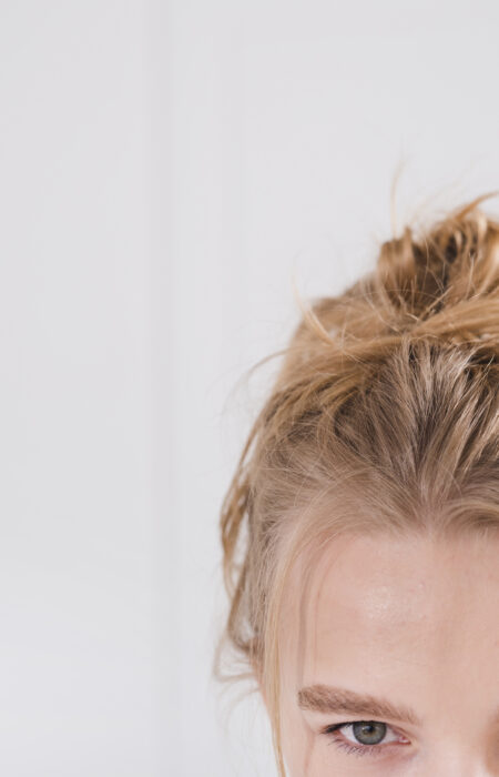 Modne fryzury 2026: Cięcia, które układają się same