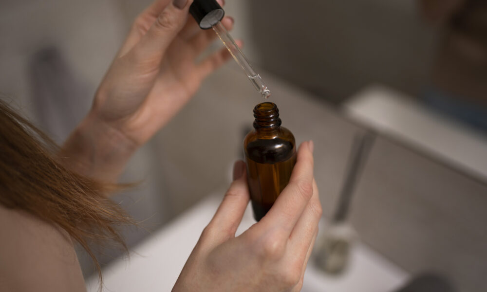 Olejowanie włosów to zabieg pielęgnacyjny