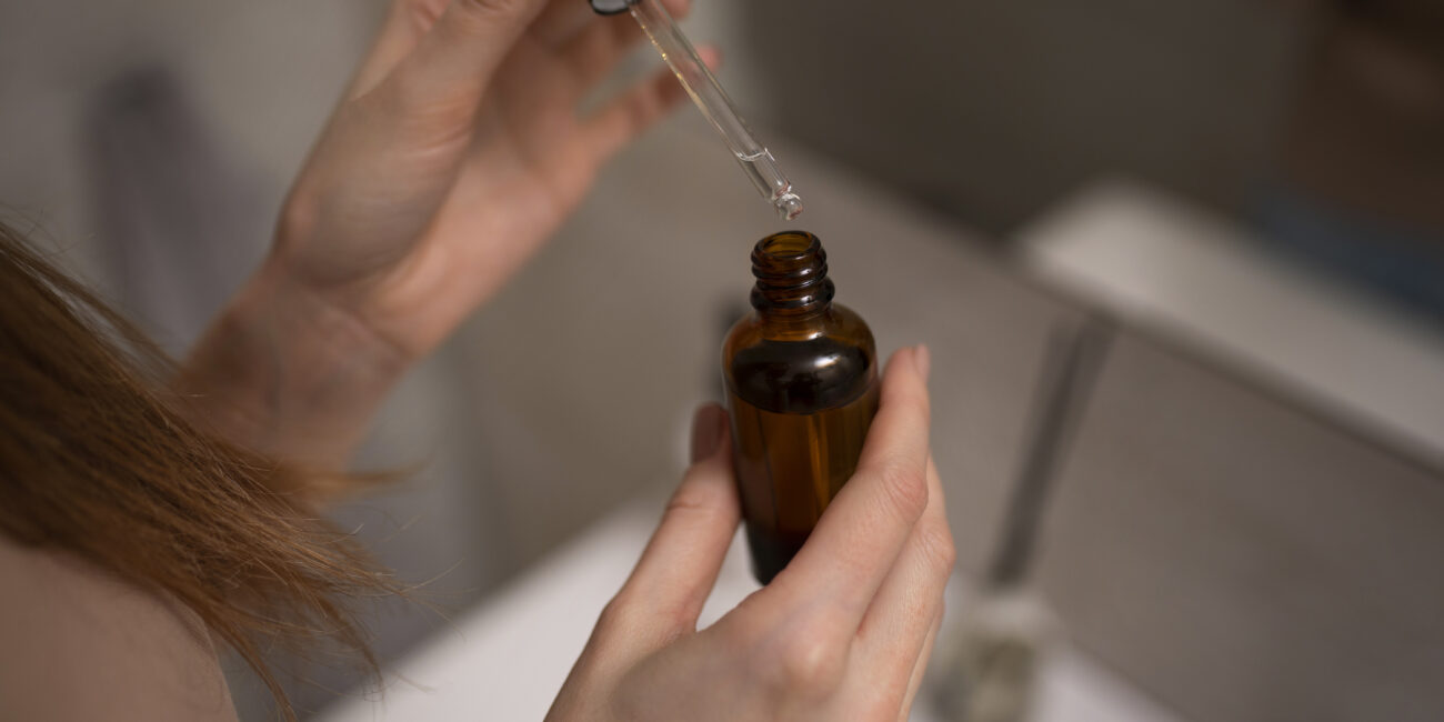 Olejowanie włosów to zabieg pielęgnacyjny