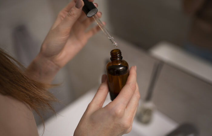 Olejowanie włosów to zabieg pielęgnacyjny