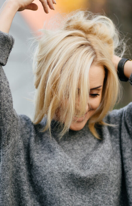 Cięcia „Low-Maintenance”: fryzura, która układa się sama