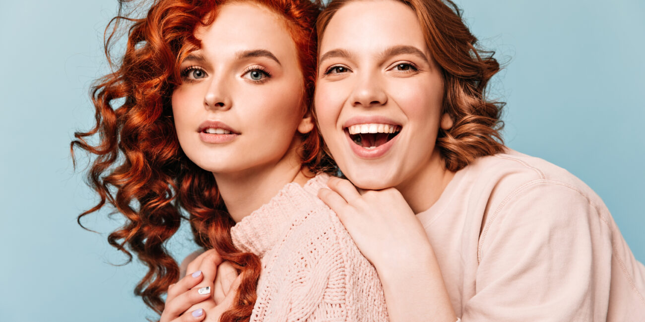 Kobiety z długimi włosami. Hair women