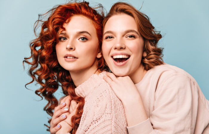 Kobiety z długimi włosami. Hair women