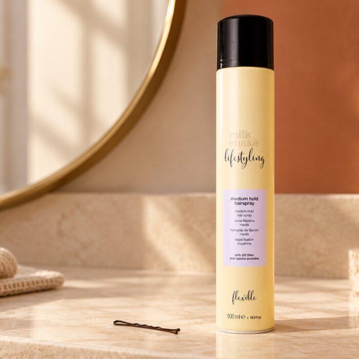Lakier Milk Shake Medium Hold Hairspray 500 ml na jasnej toaletce
