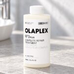 Butelka Olaplex No.3PLUS Complete Repair Treatment 250 ml przy umywalce