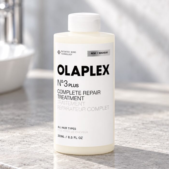 Butelka Olaplex No.3PLUS Complete Repair Treatment 250 ml przy umywalce